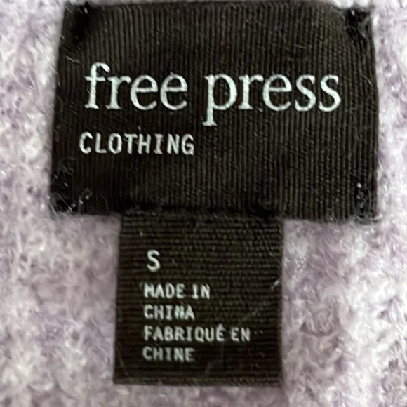 Free Press Ribbed V Neck Relaxed Fit Sweater in Lilac - NWOT - Size Small - Picture 4 of 5